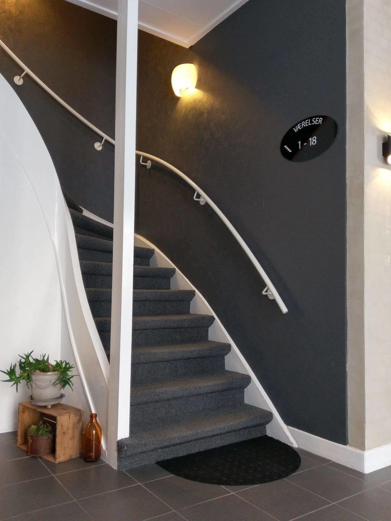 Kanns Hotel Åkirkeby Kültér fotó