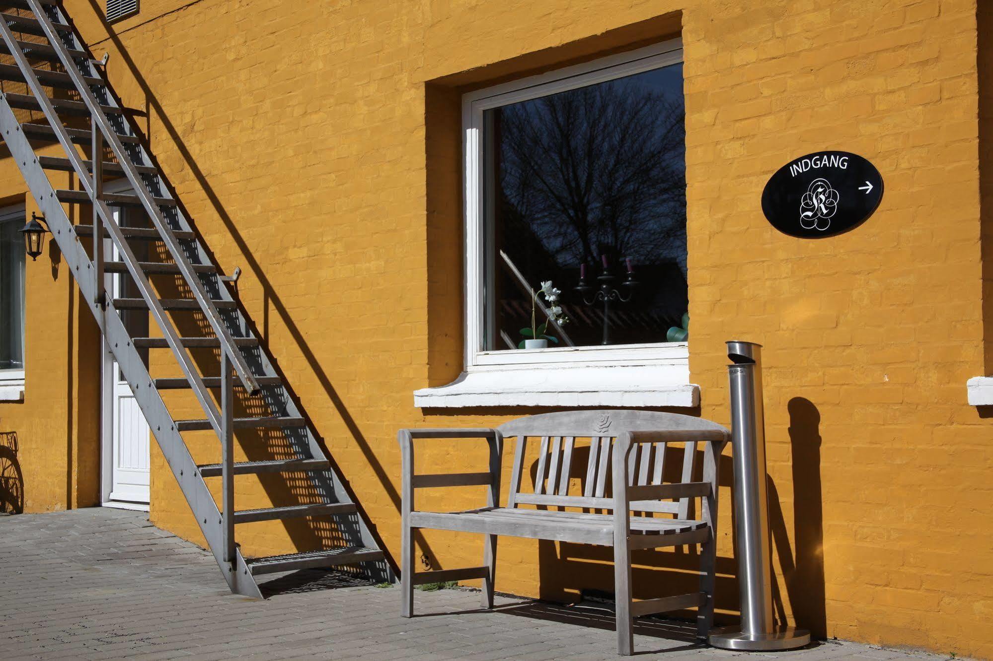 Kanns Hotel Åkirkeby Kültér fotó