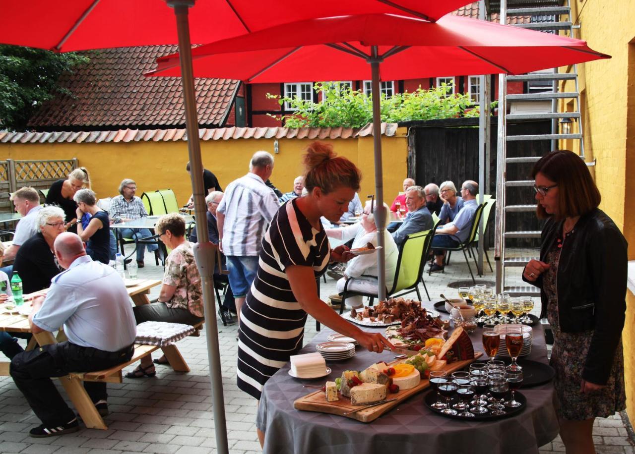 Kanns Hotel Åkirkeby Kültér fotó